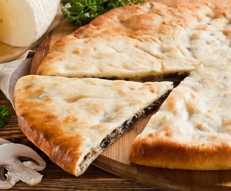 Осетинский пирог с курицей и грибами